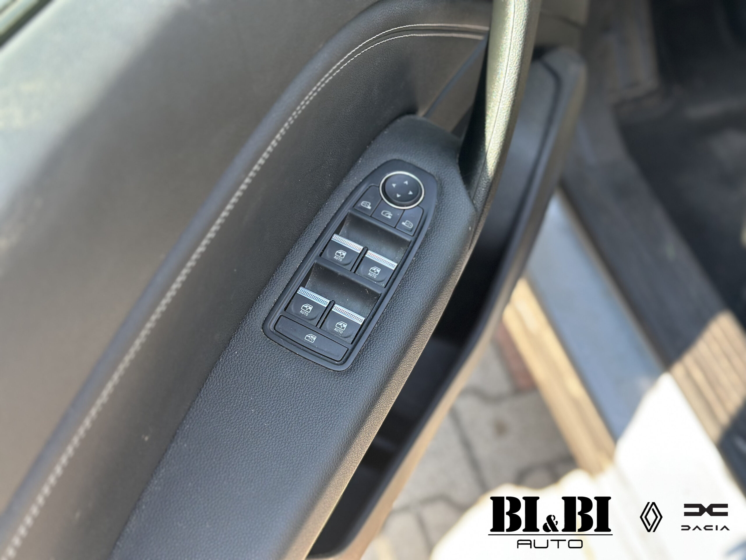 Renault Captur II 1.6 E-Tech full hybrid Techno 145cv auto - immagine 18