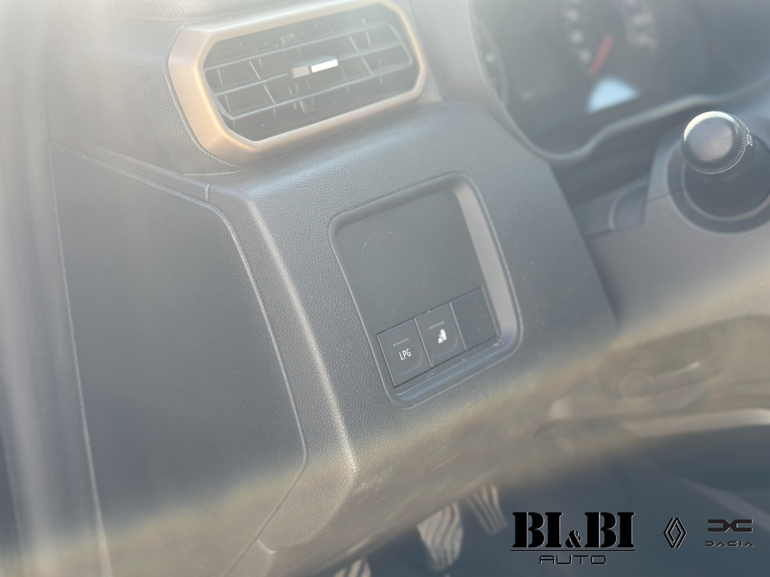 Dacia Duster II 1.0 tce Extreme Gpl 4x2 100cv - immagine 19