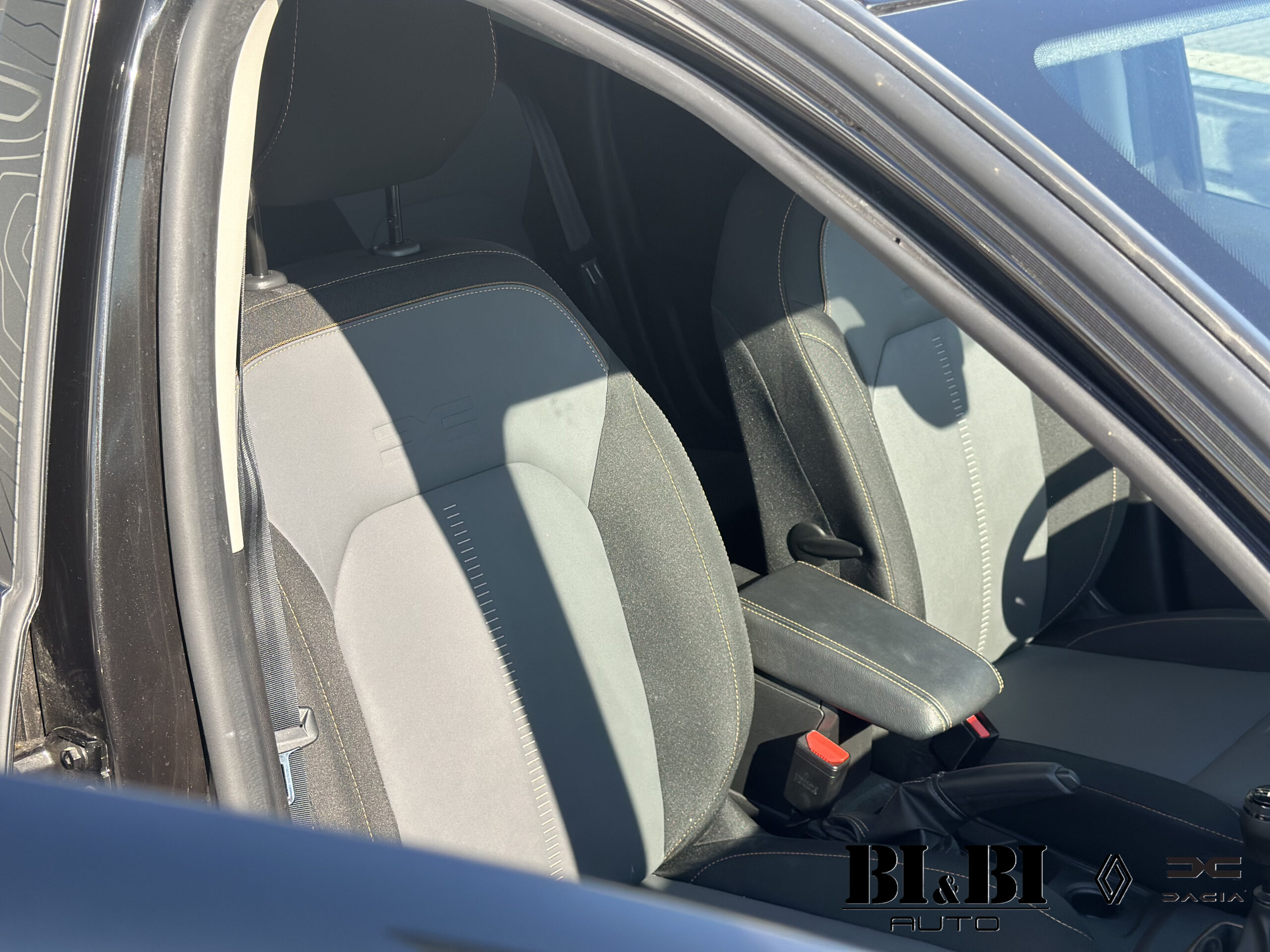 Dacia Duster II 1.0 tce Extreme Gpl 4x2 100cv - immagine 24