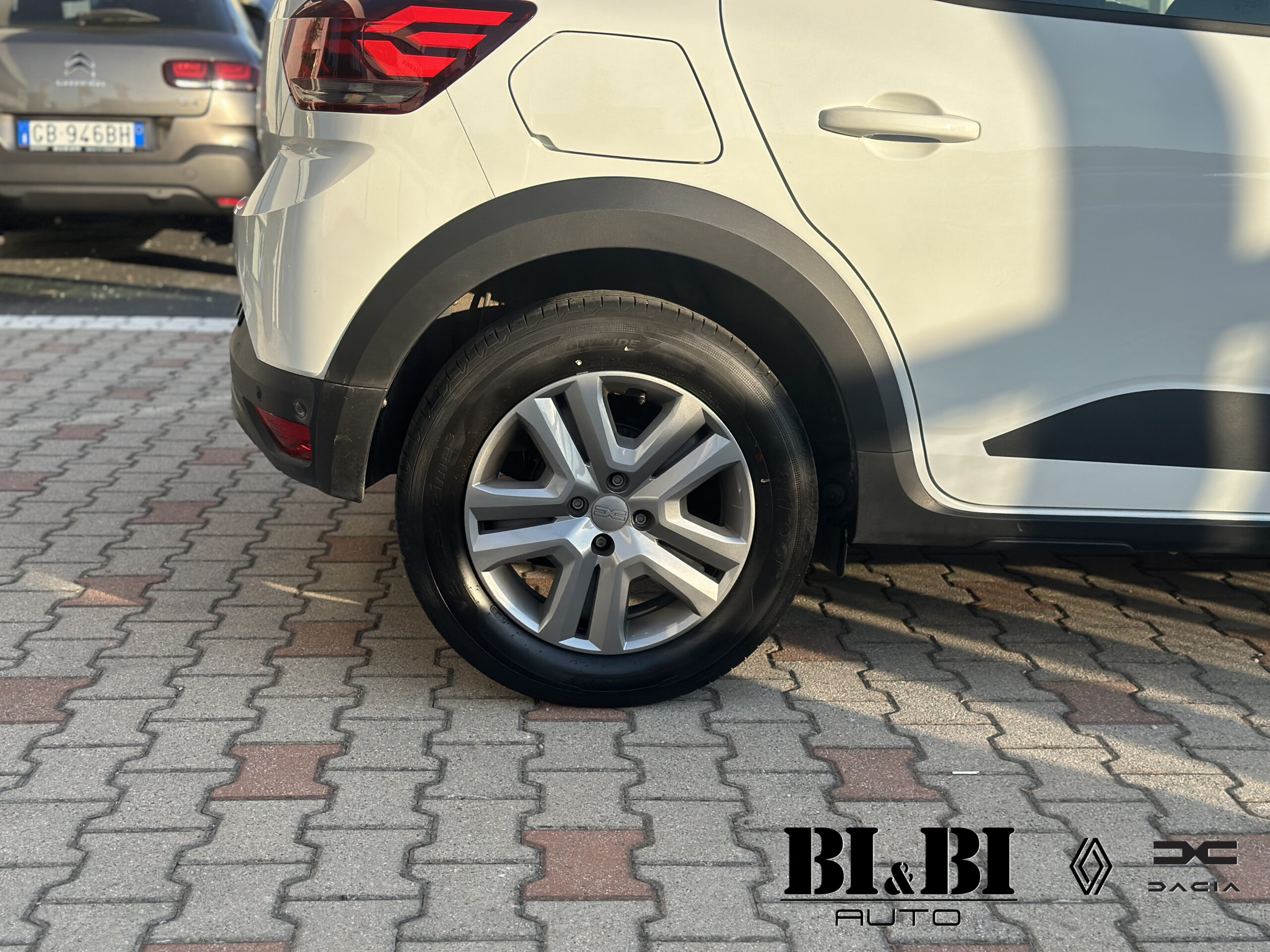 Dacia Sandero Stepway 1.0 tce Expression Eco-g 100cv - immagine 8