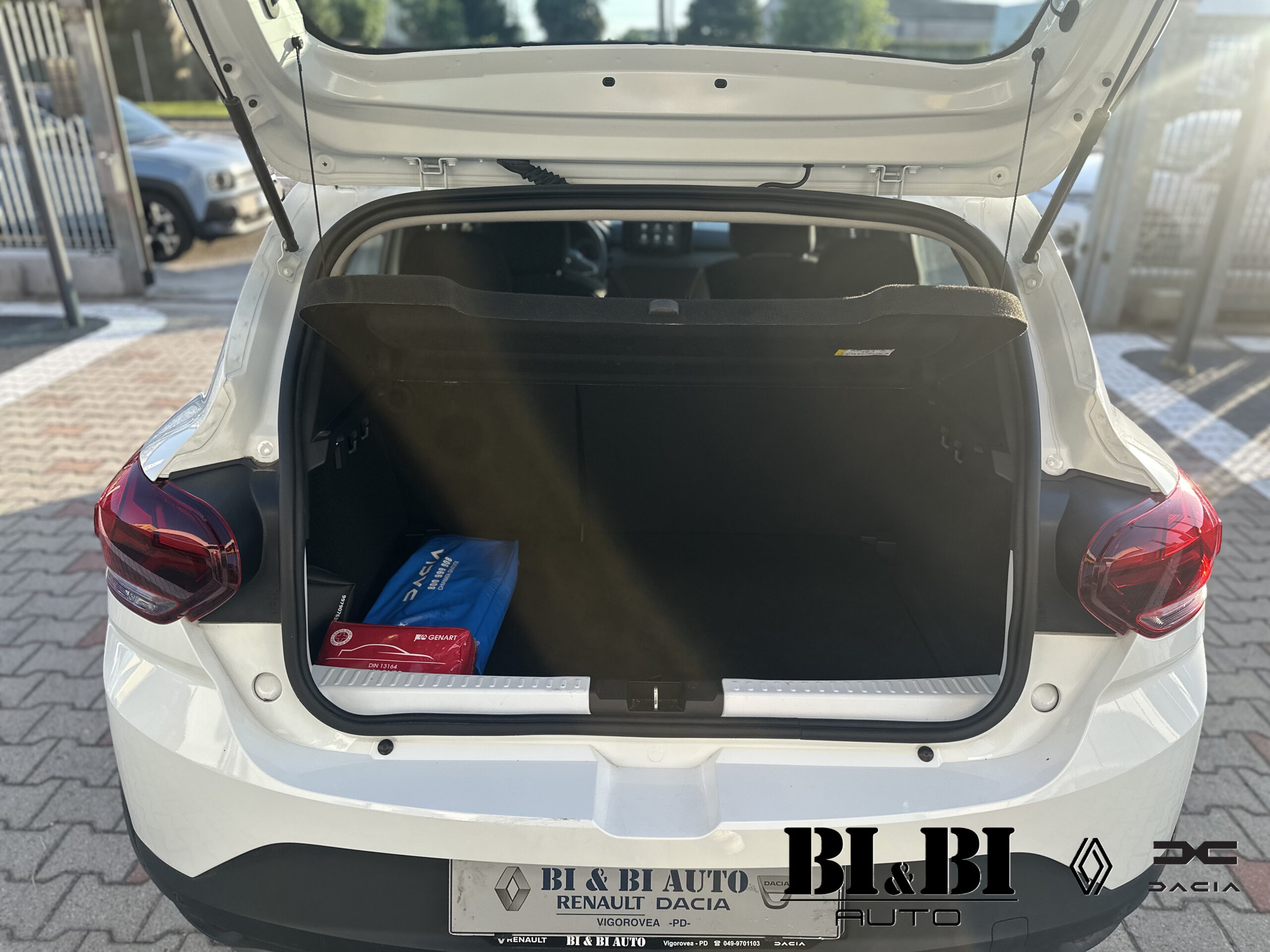 Dacia Sandero Stepway 1.0 tce Expression Eco-g 100cv - immagine 13