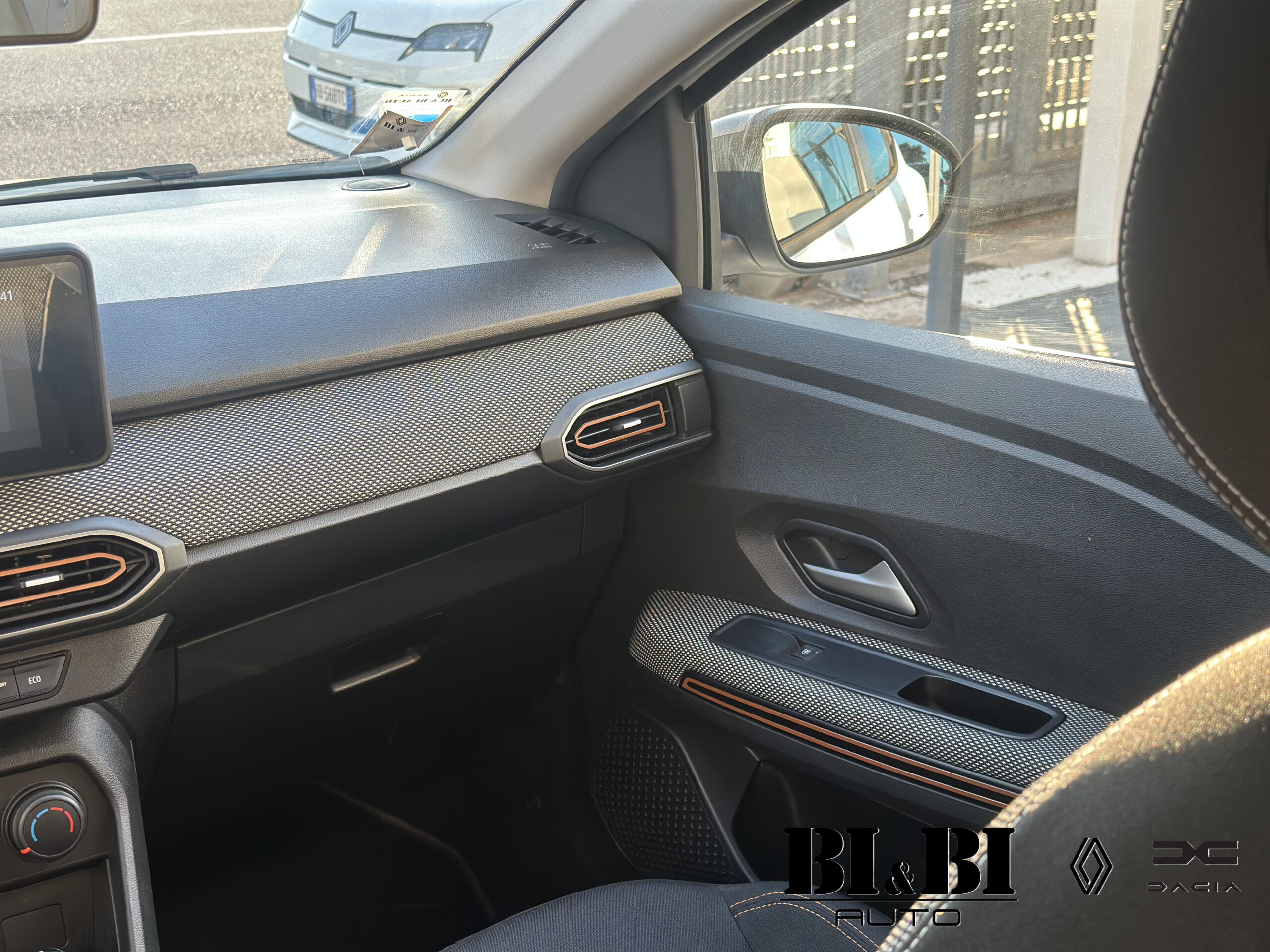 Dacia Sandero Stepway 1.0 tce Expression Eco-g 100cv - immagine 16