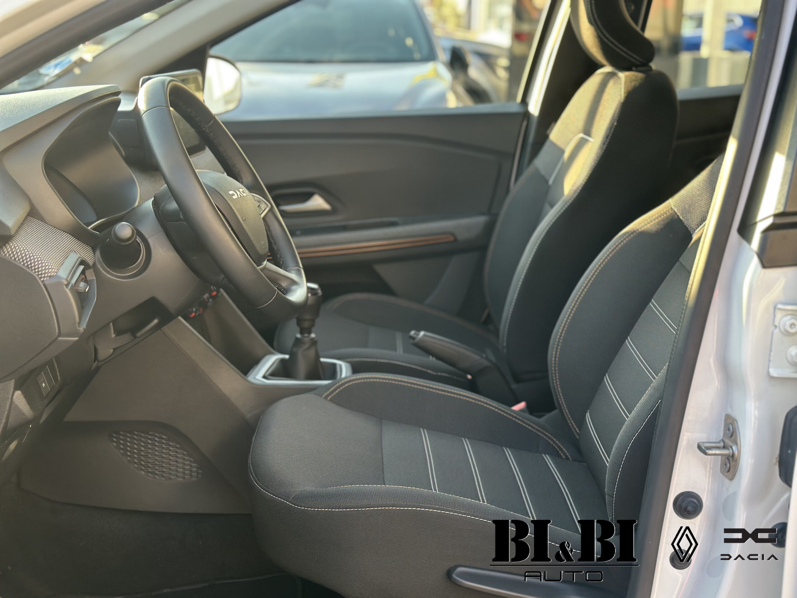 Dacia Sandero Stepway 1.0 tce Expression Eco-g 100cv - immagine 21