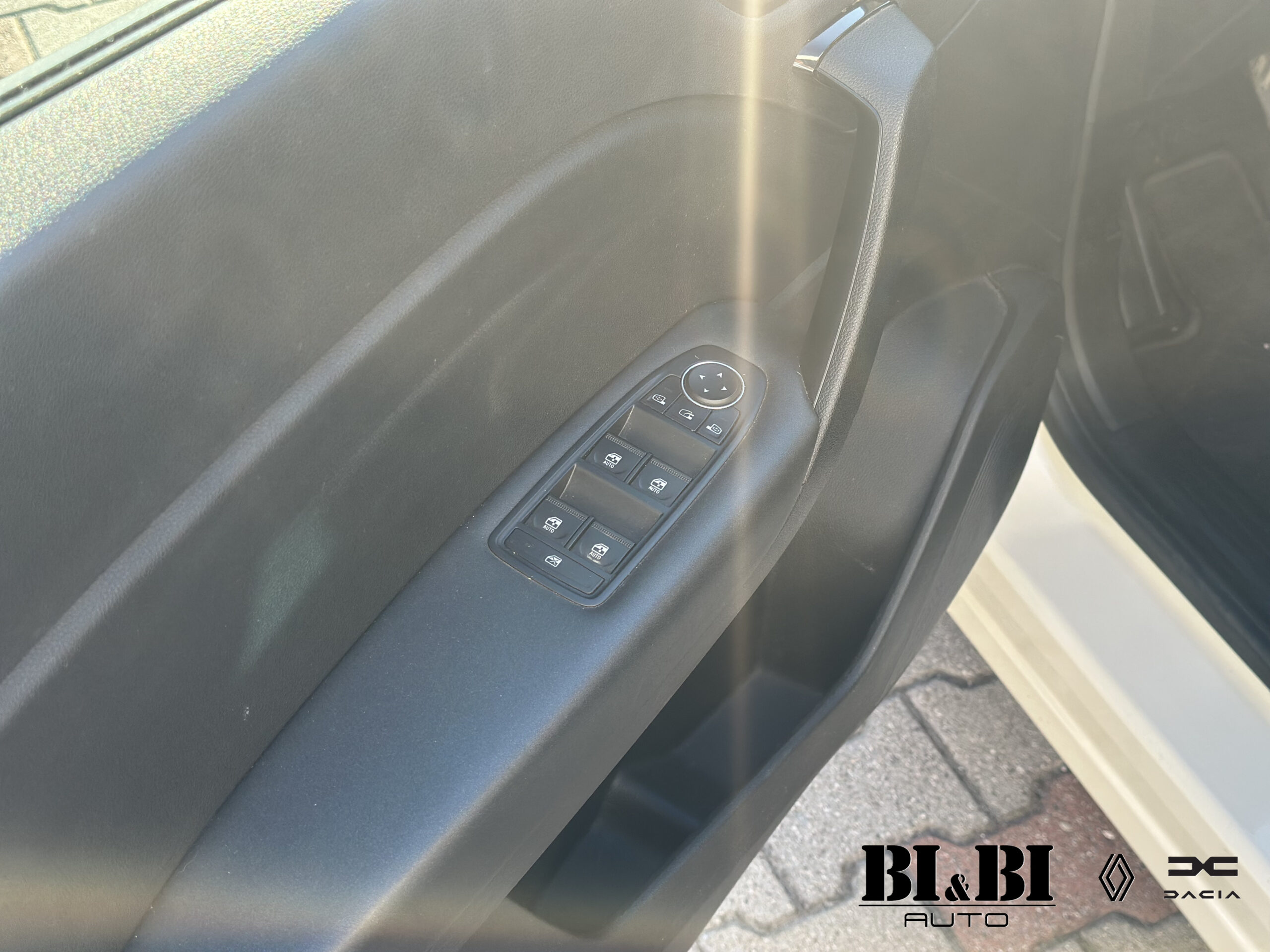 Renault Captur 1.0 tce Zen Gpl 100cv - immagine 17
