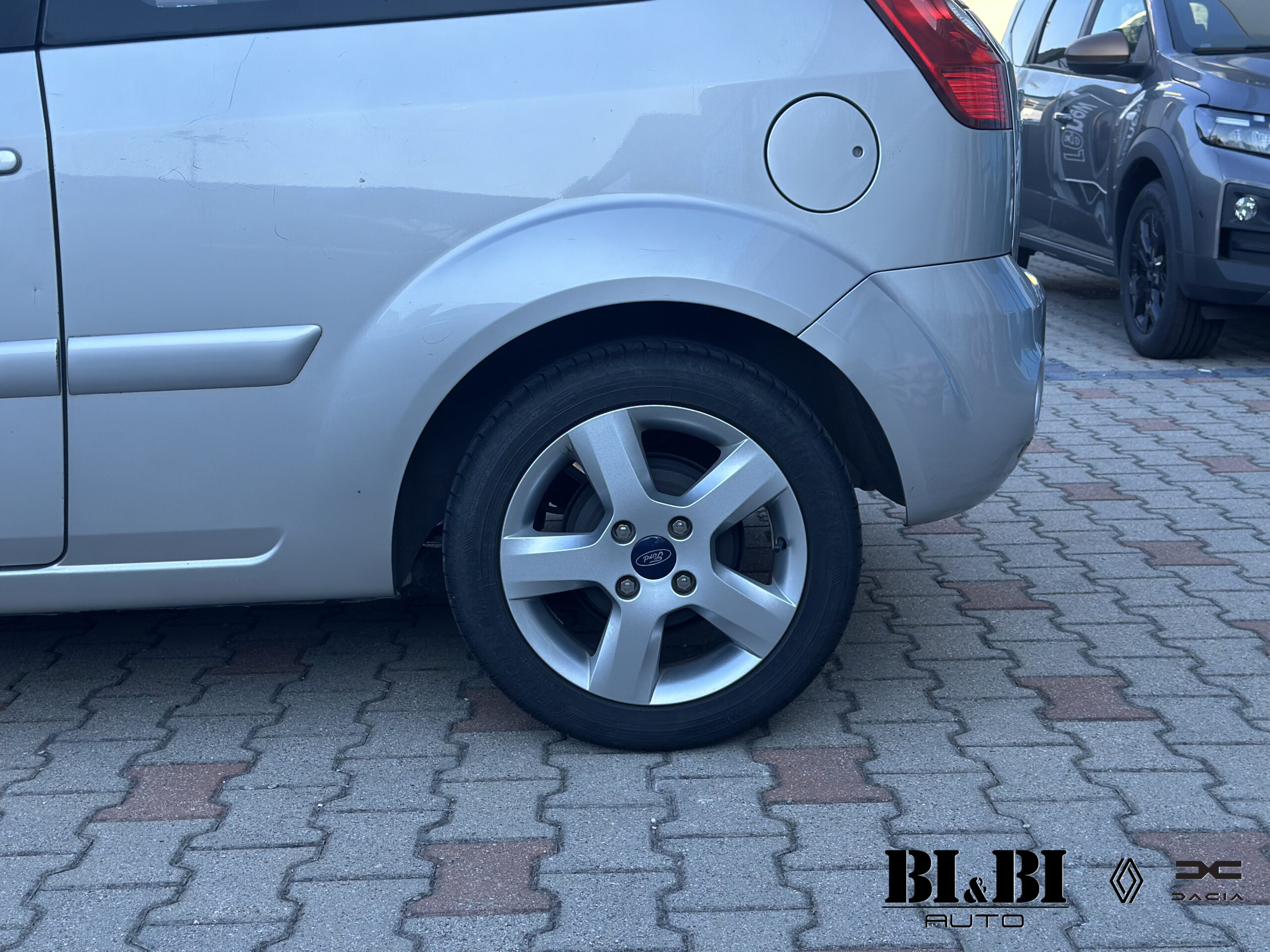 Fiesta V 3p 1.2 Ghia - immagine 4