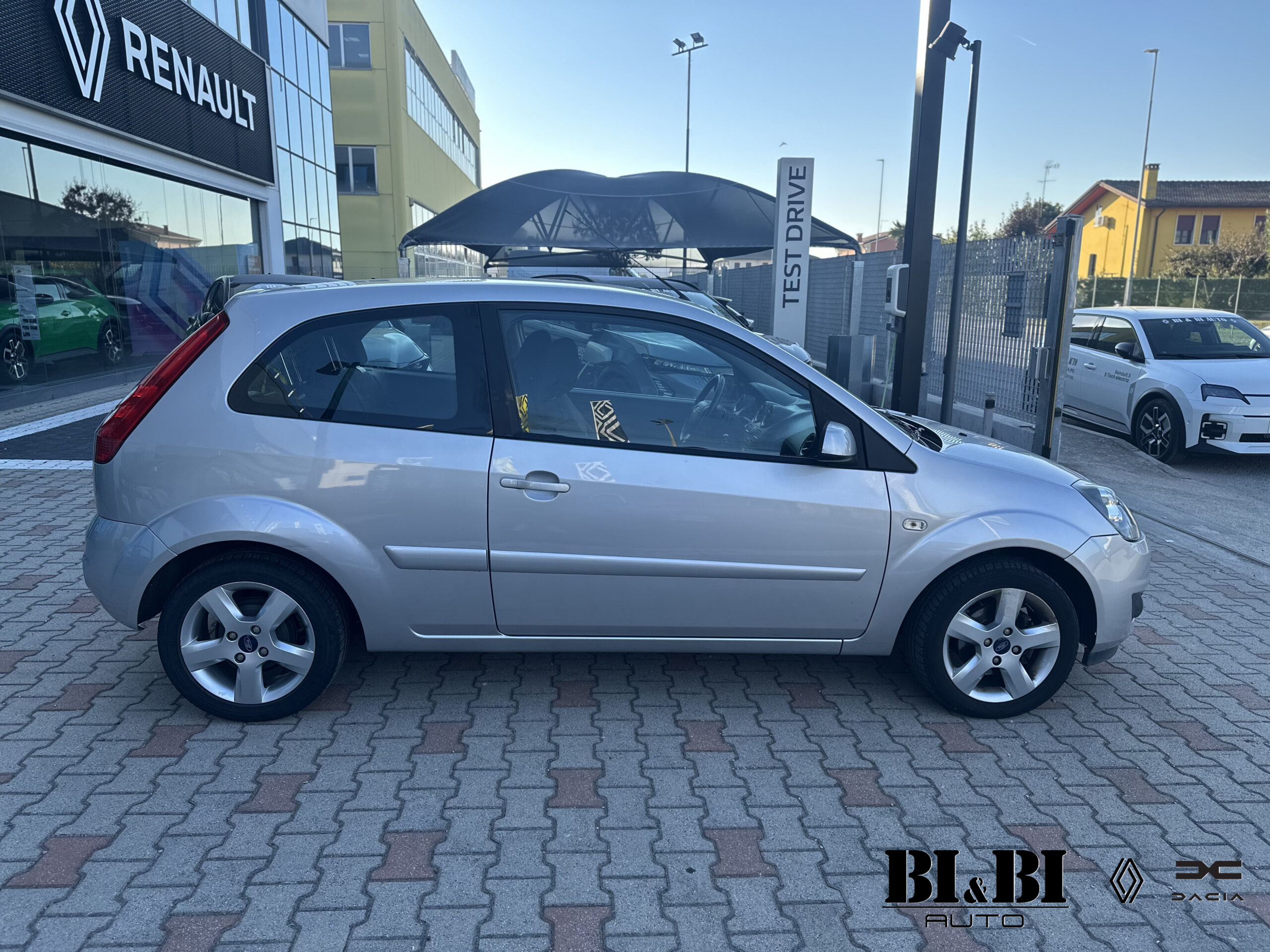 Fiesta V 3p 1.2 Ghia - immagine 9