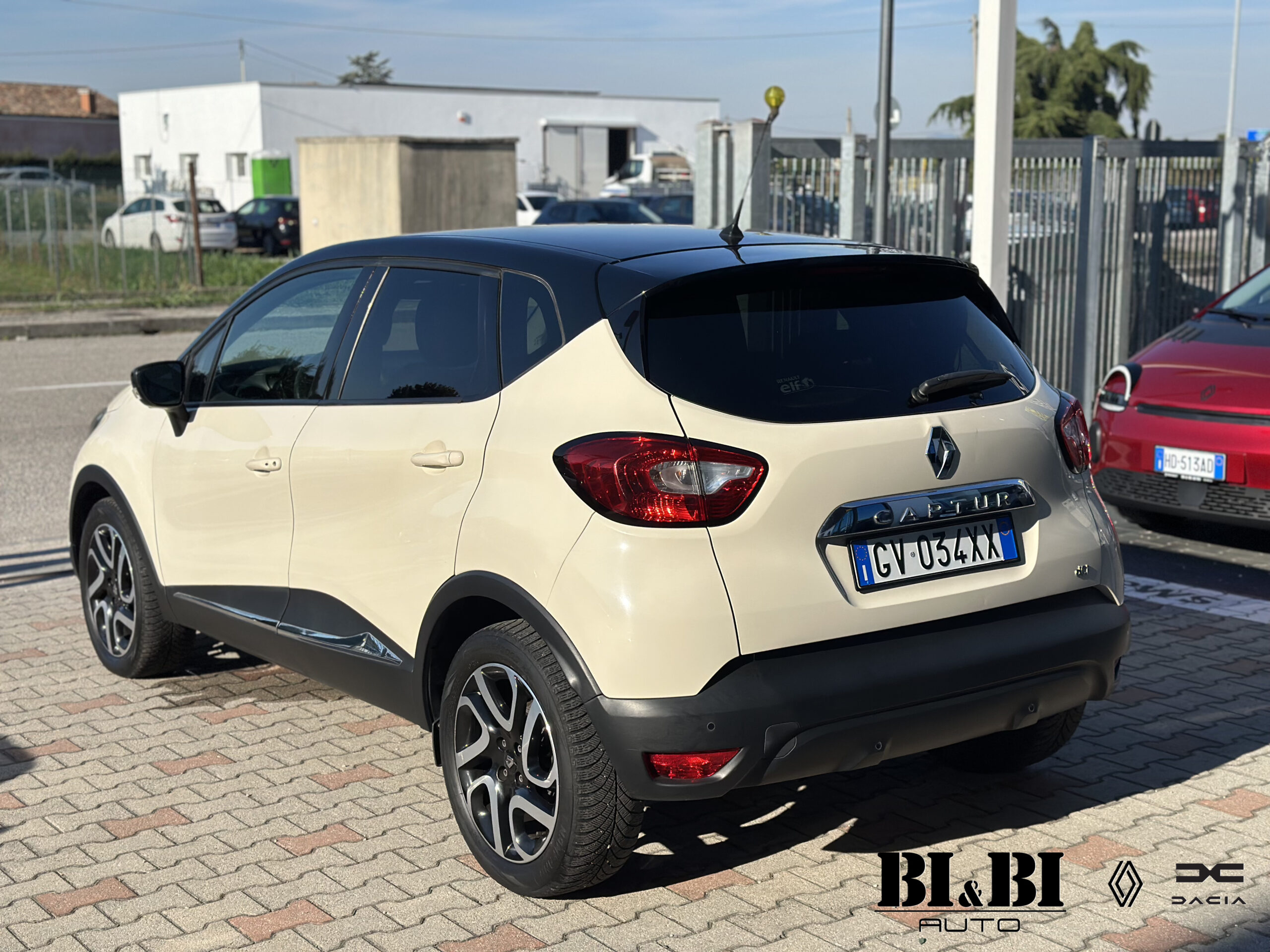 Renault Captur I 1.5 dci energy R-Link s - immagine 4
