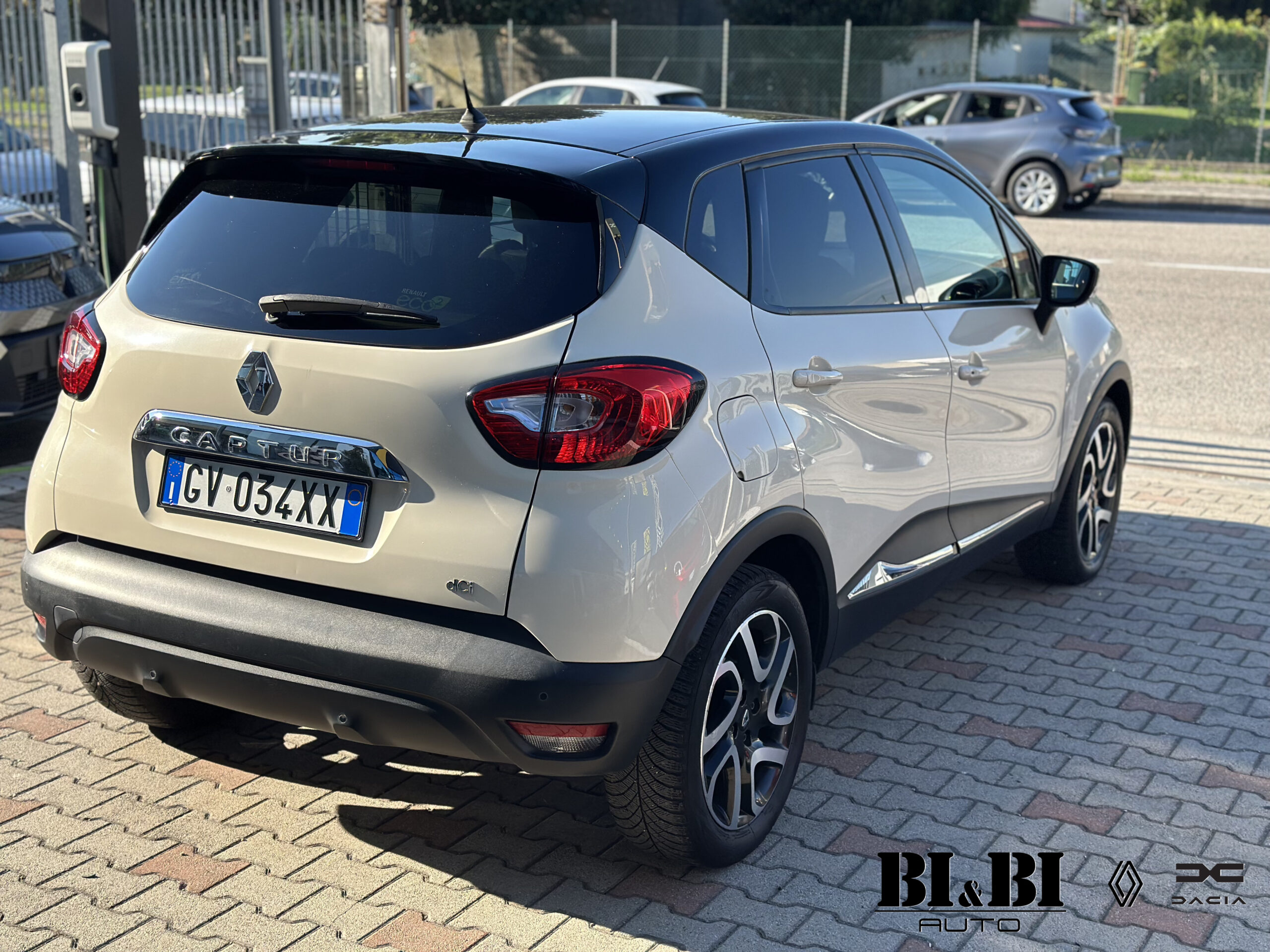 Renault Captur I 1.5 dci energy R-Link s - immagine 6