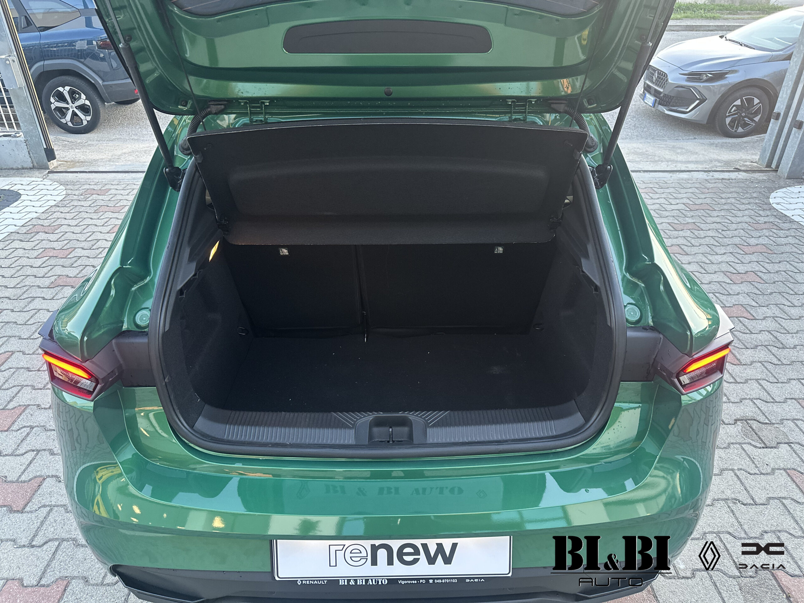Renault Clio VI 1.2 tce Techno 115cv - immagine 9