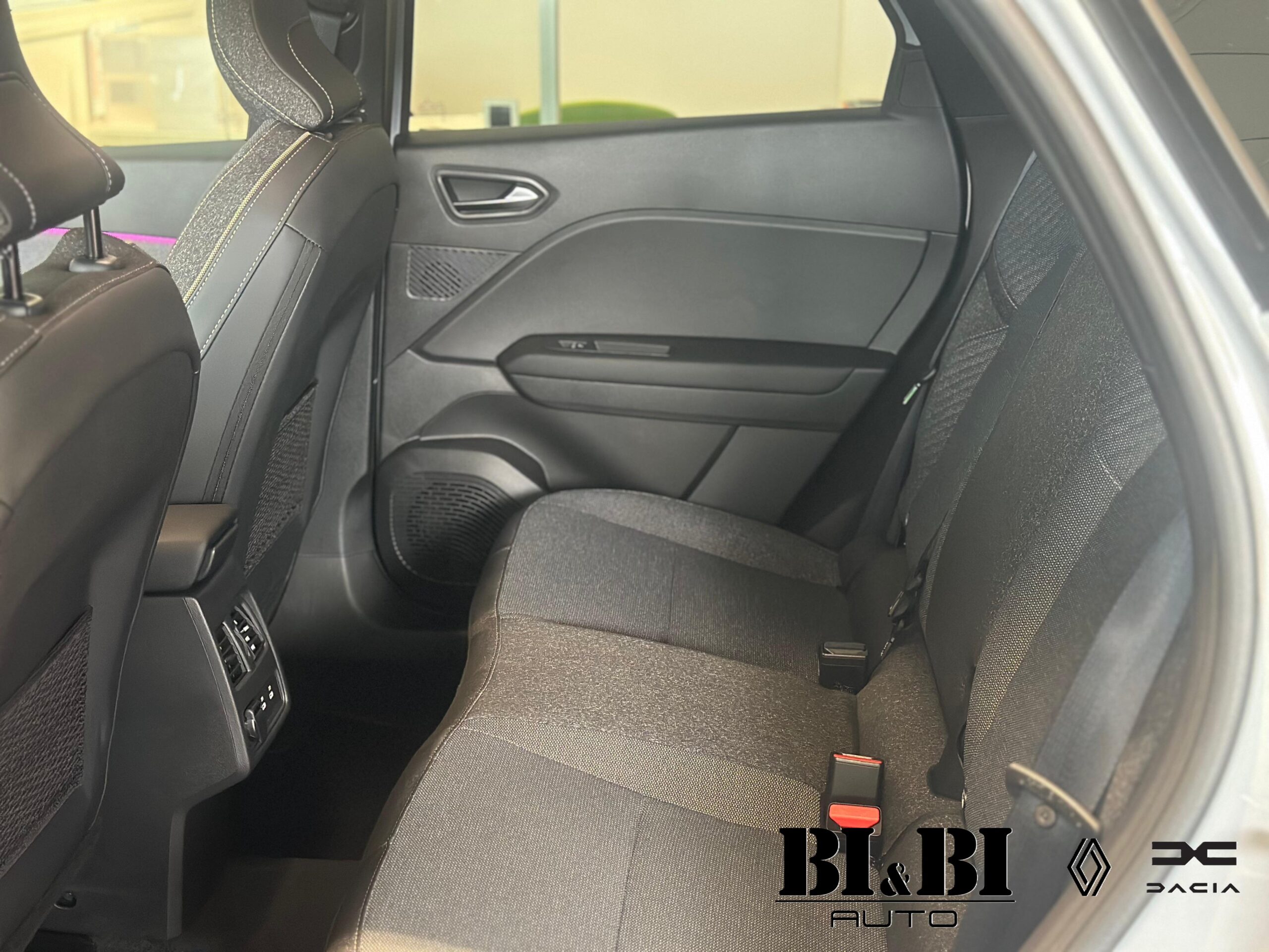 Renault Captur II 1.8 full hybrid E-Tech Techno 160cv auto - immagine 6