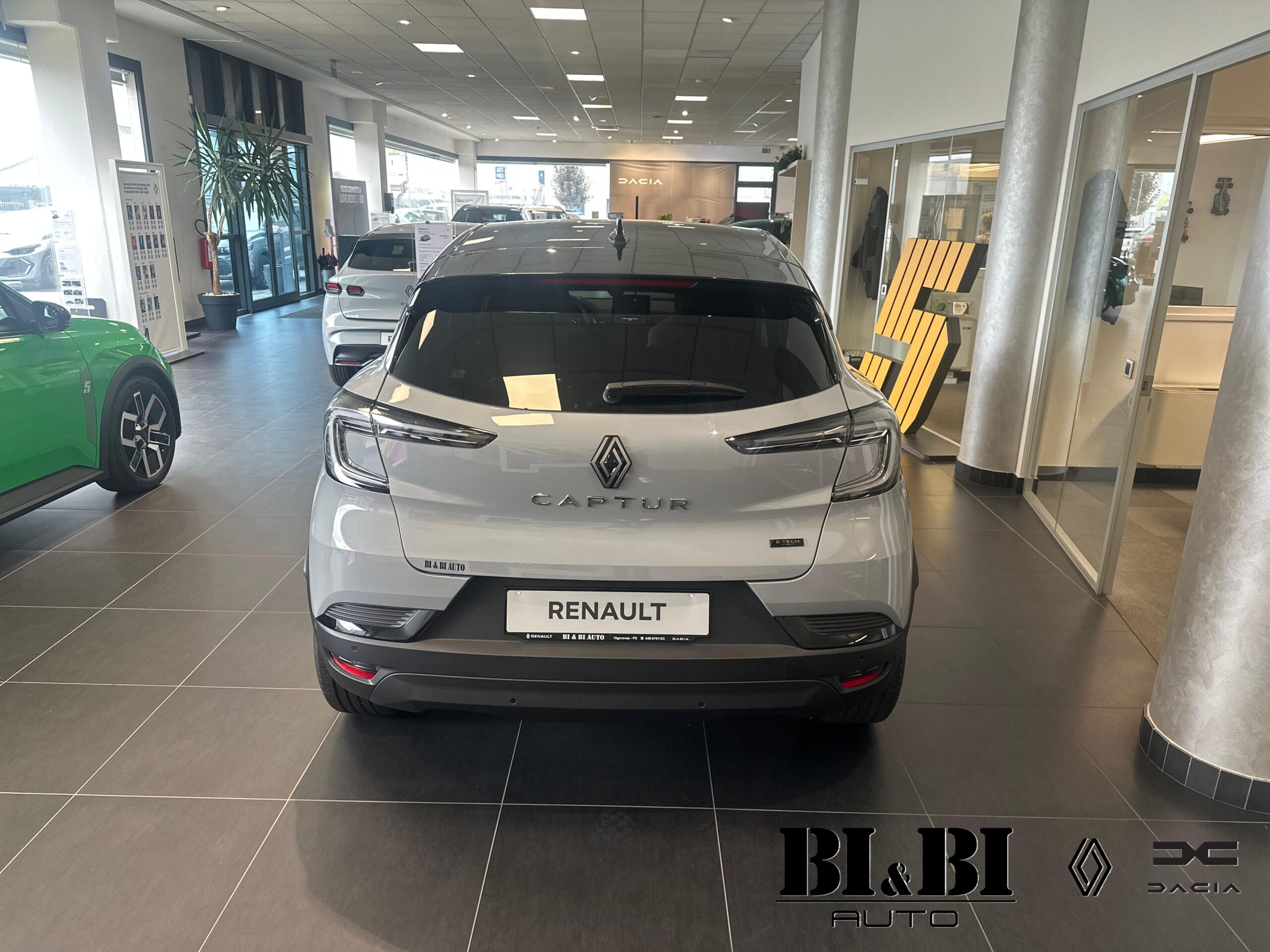 Renault Captur II 1.8 full hybrid E-Tech Techno 160cv auto - immagine 3