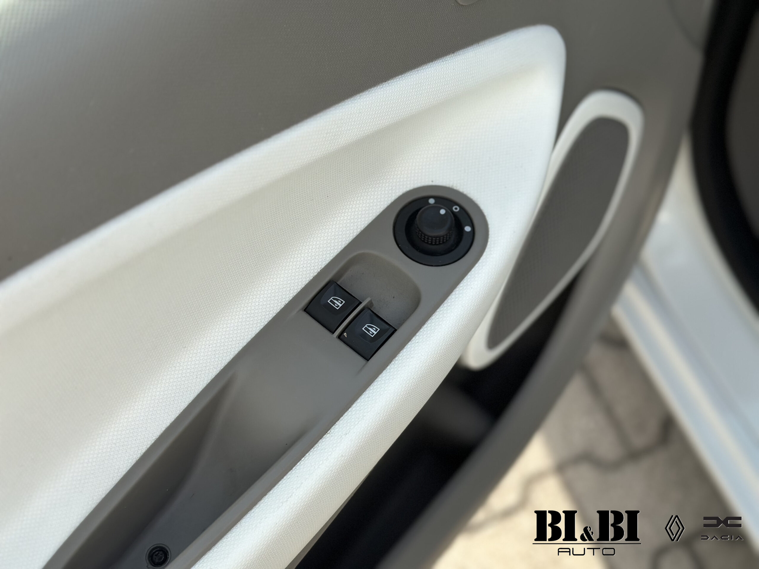 Renault ZOE Life R90 92cv batteria da 40 kw - immagine 15