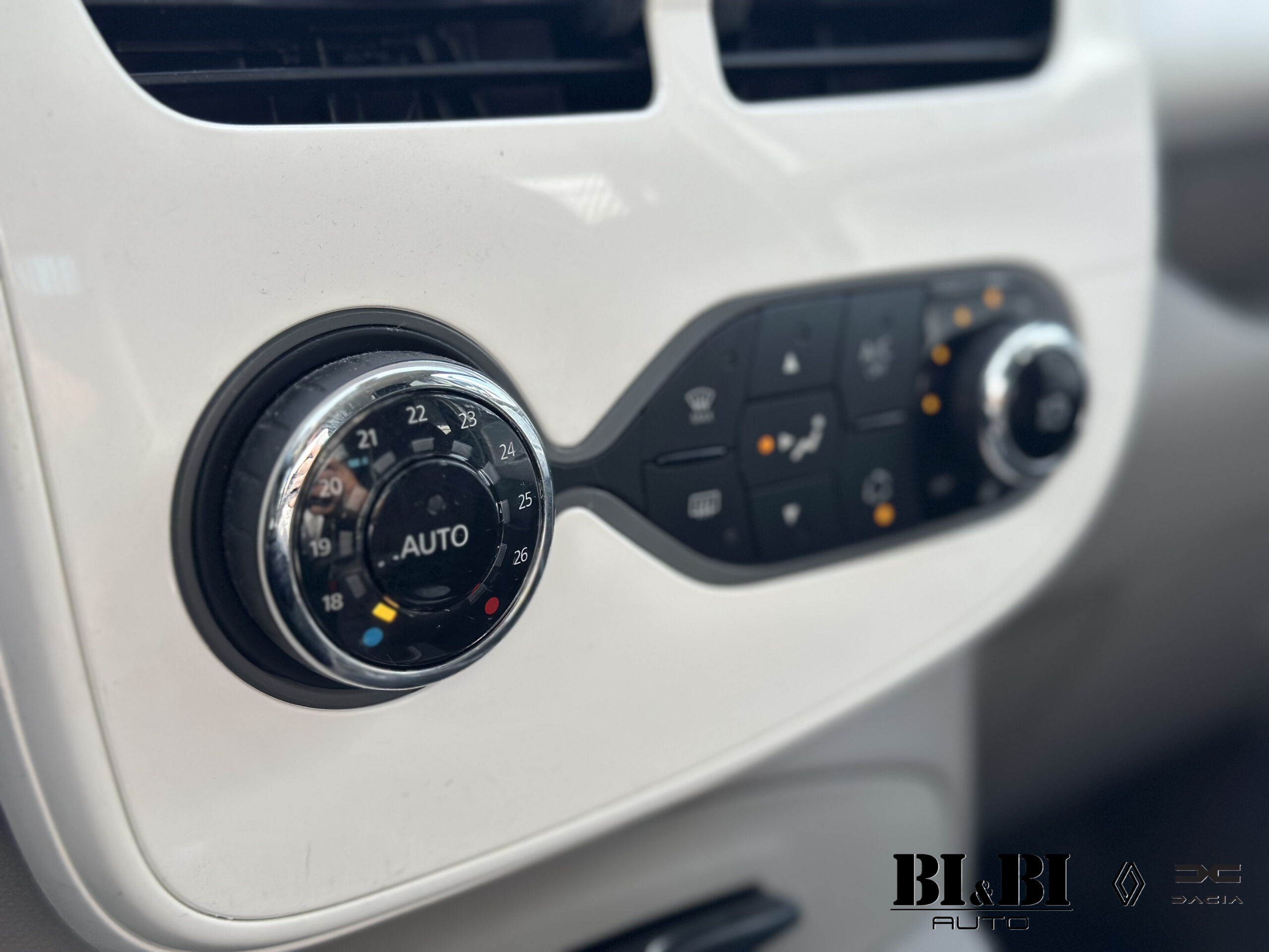 Renault ZOE Life R90 92cv batteria da 40 kw - immagine 18
