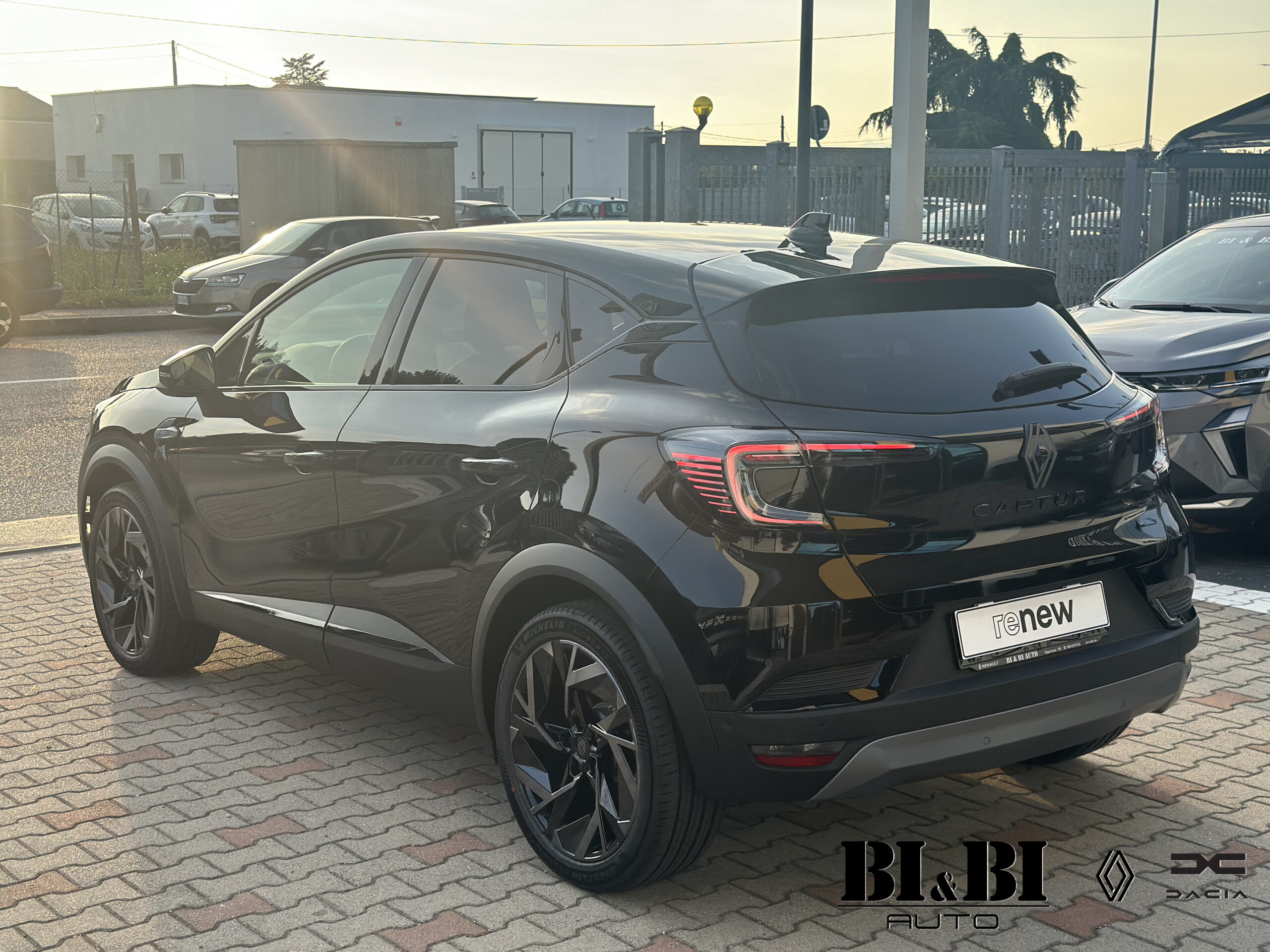 Renault Captur II 1.8 full hybrid E-Tech series Esprit Alpine 160cv auto - immagine 5